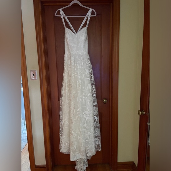 BRAND NEW Lace A Line Backless Beach Wedding Dress Size 10 - Picture 8 of 8